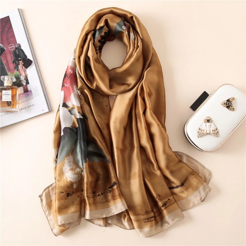 🔥Silk scarf *like new*